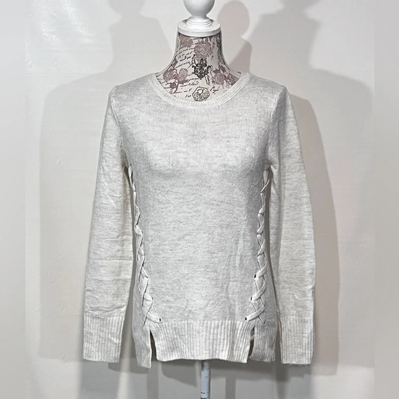 OLIVIA SKY Cream sweater with braid detail size S. - Picture 1 of 13